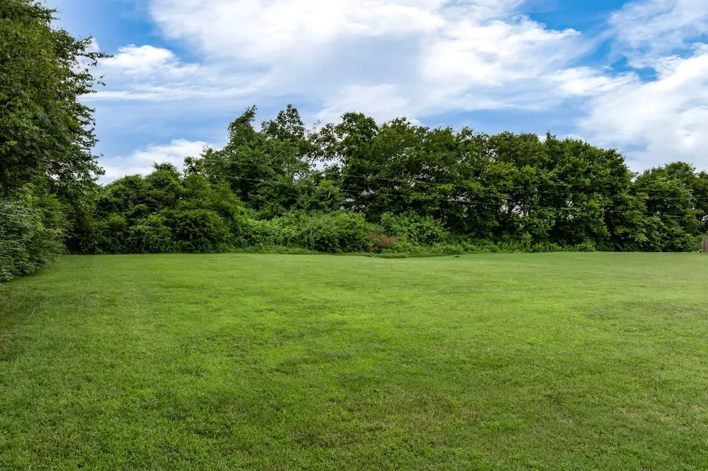 2744 Morrow Lane Columbia TN 38401