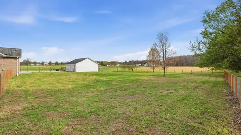 2877 Sixteenth Model Road Manchester TN 37355