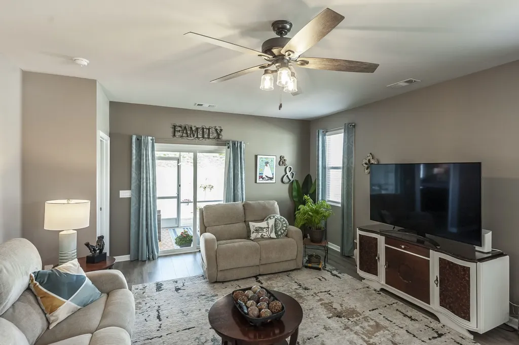 7146 Lang Avenue White House TN 37188
