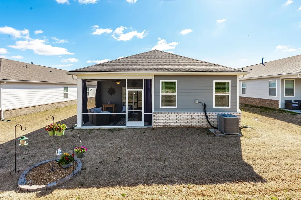 7146 Lang Avenue White House TN 37188