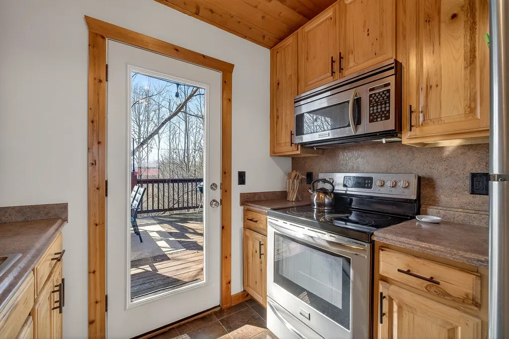 300 Crest Drive Smithville TN 37166
