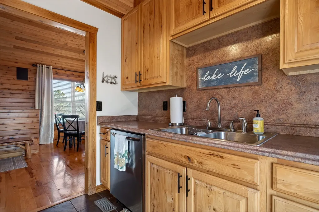 300 Crest Drive Smithville TN 37166