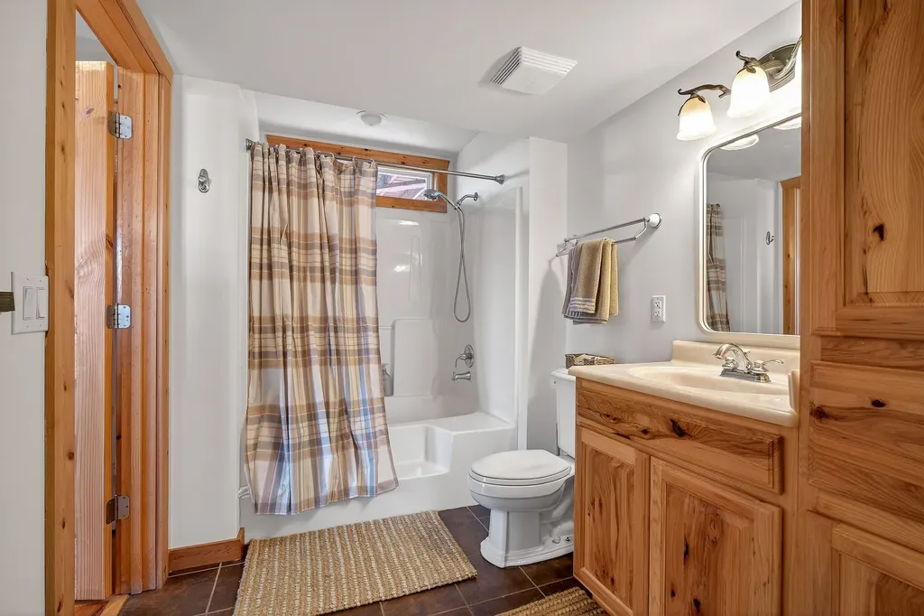 300 Crest Drive Smithville TN 37166