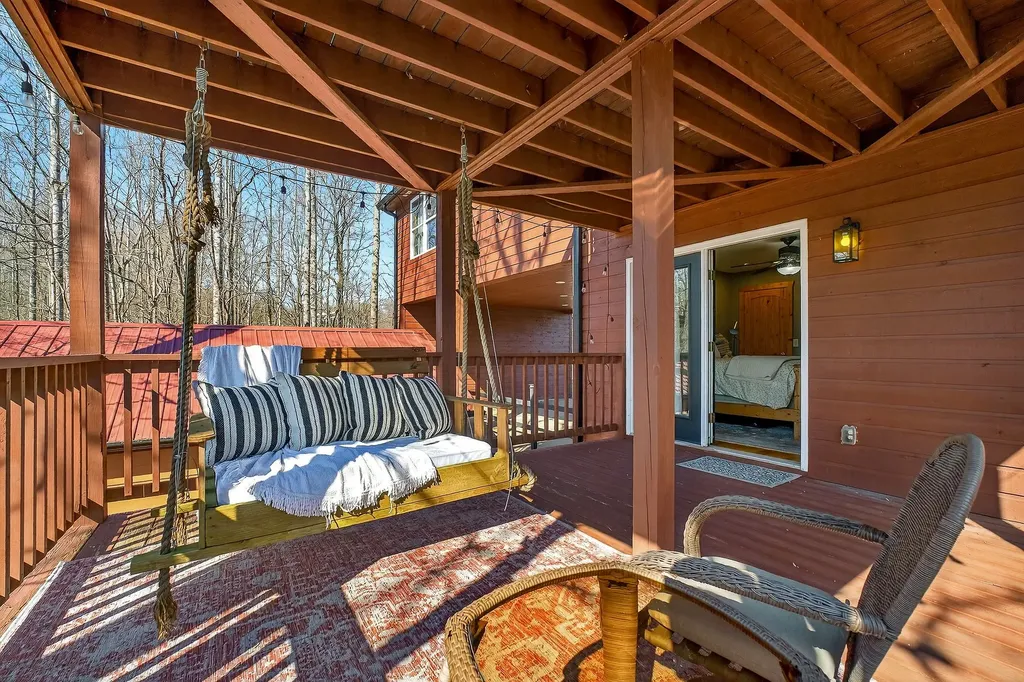 300 Crest Drive Smithville TN 37166
