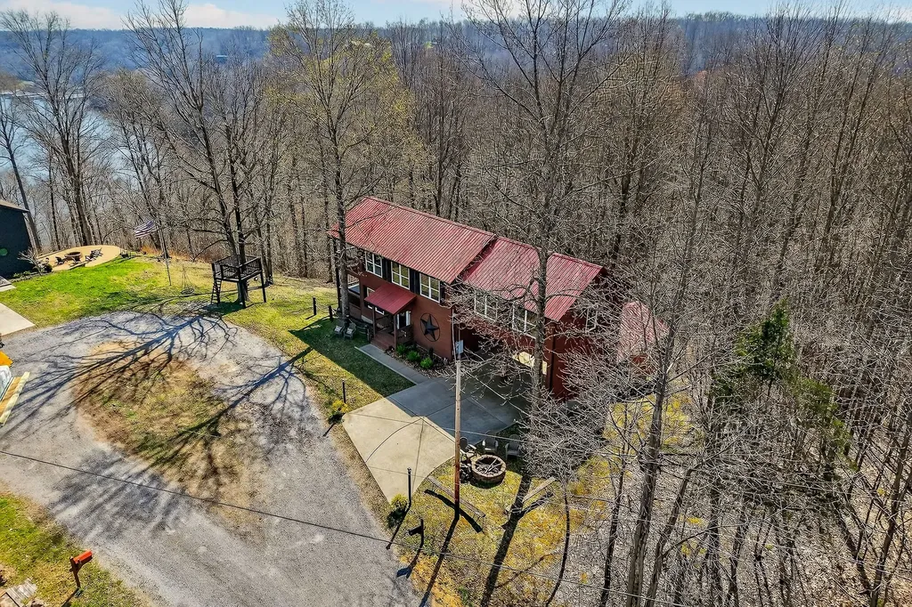 300 Crest Drive Smithville TN 37166