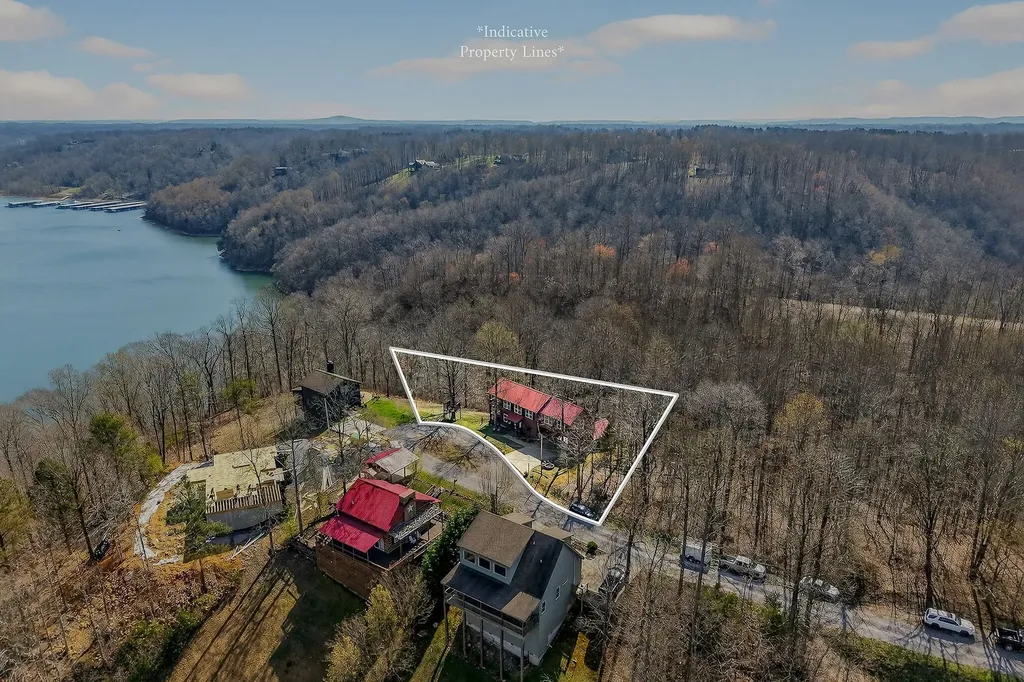 300 Crest Drive Smithville TN 37166