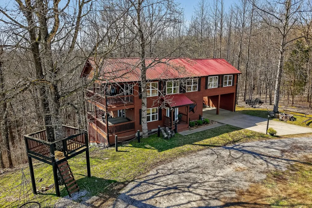 300 Crest Drive Smithville TN 37166