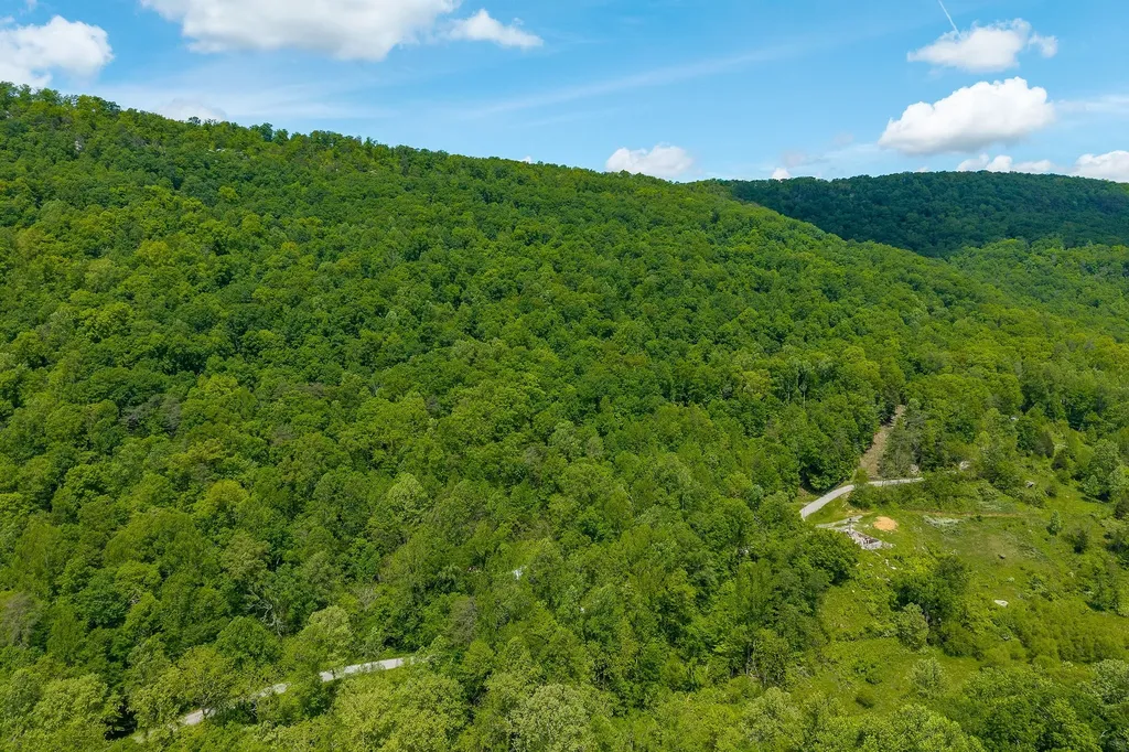 8450 Old Highway 28 Pikeville TN 37367