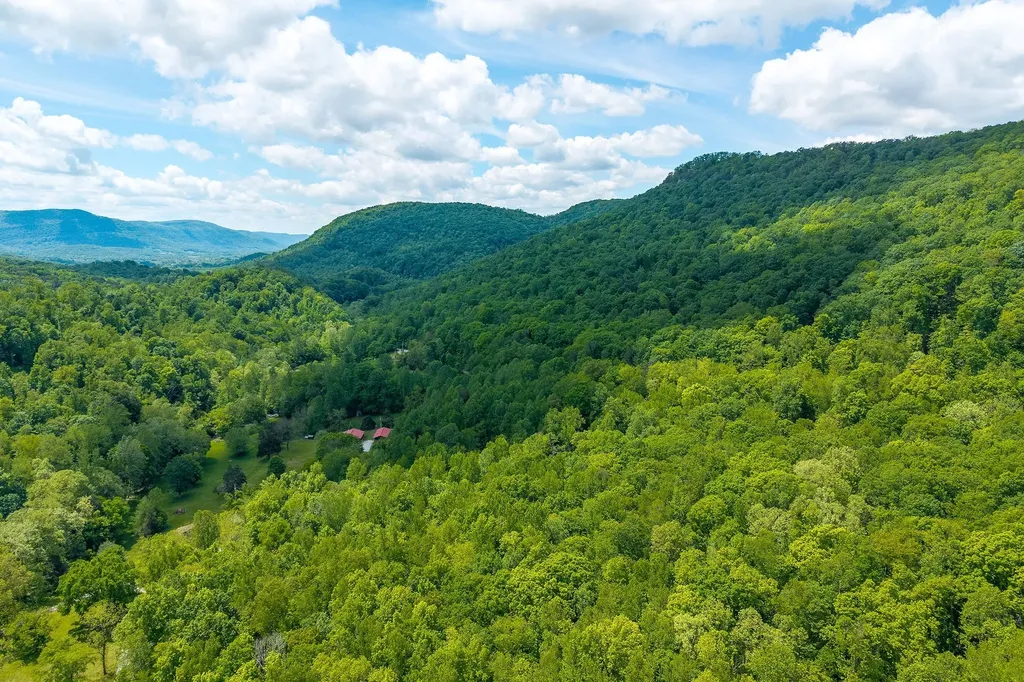 8450 Old Highway 28 Pikeville TN 37367