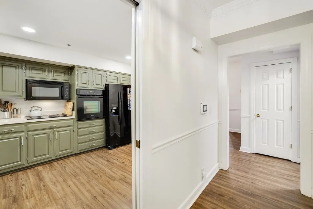 305 Rose Hall Nashville TN 37212