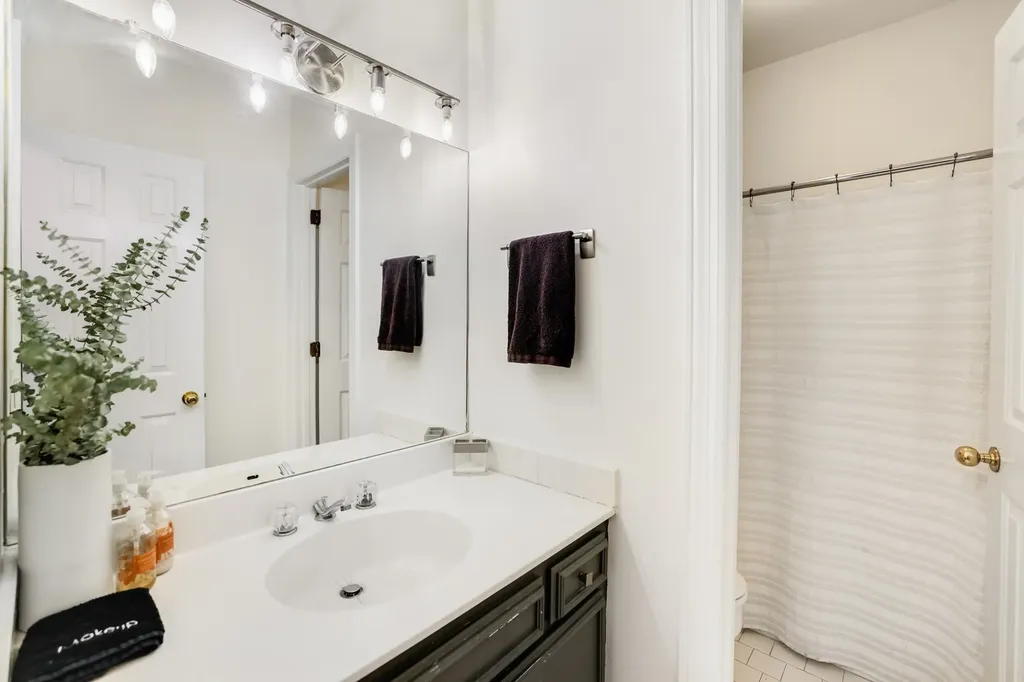 305 Rose Hall Nashville TN 37212