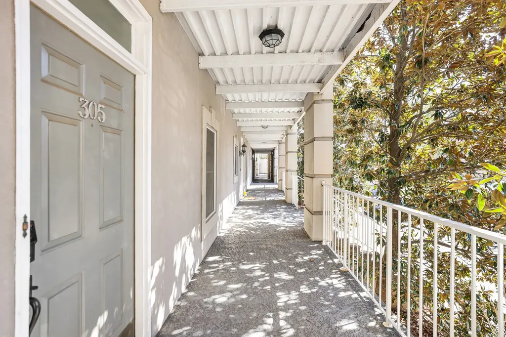 305 Rose Hall Nashville TN 37212