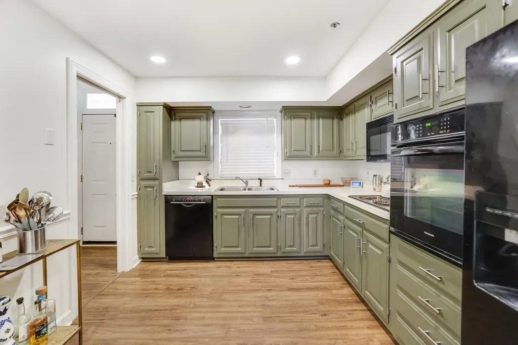 305 Rose Hall Nashville TN 37212