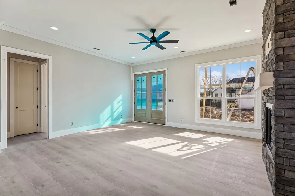374 Chestnut Oak Avenue Smithville TN 37166