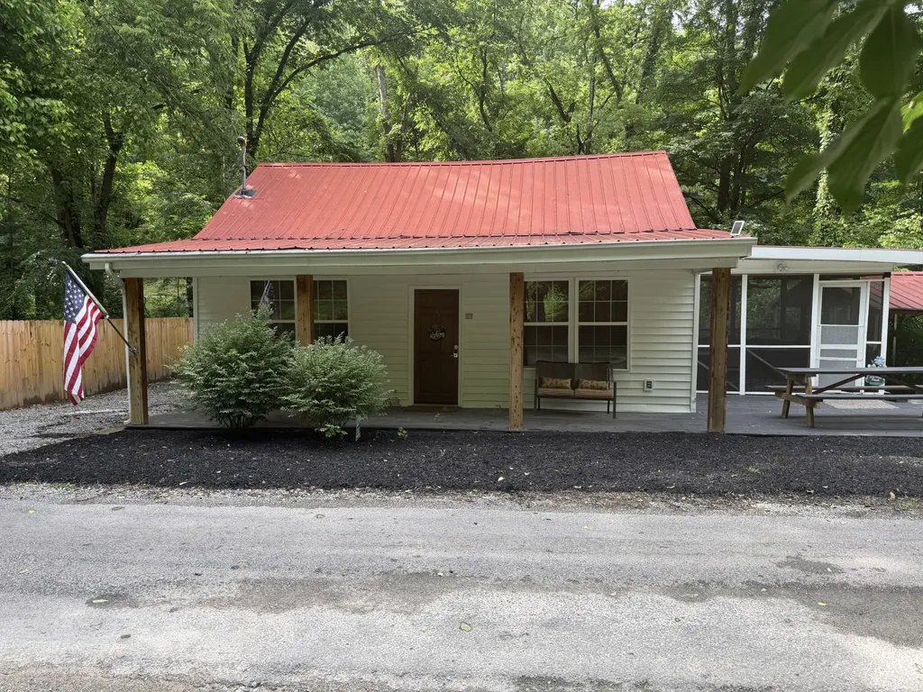 138 Cooper Lane Smithville TN 37166