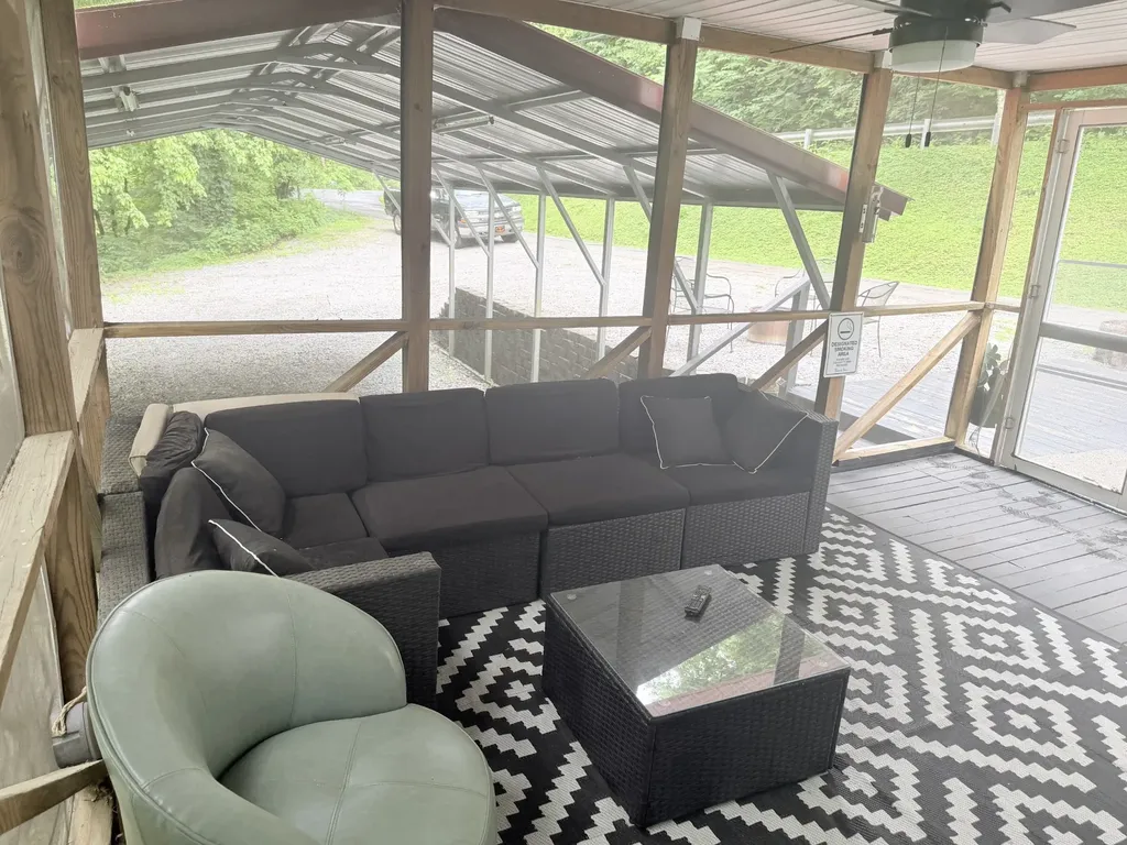 138 Cooper Lane Smithville TN 37166