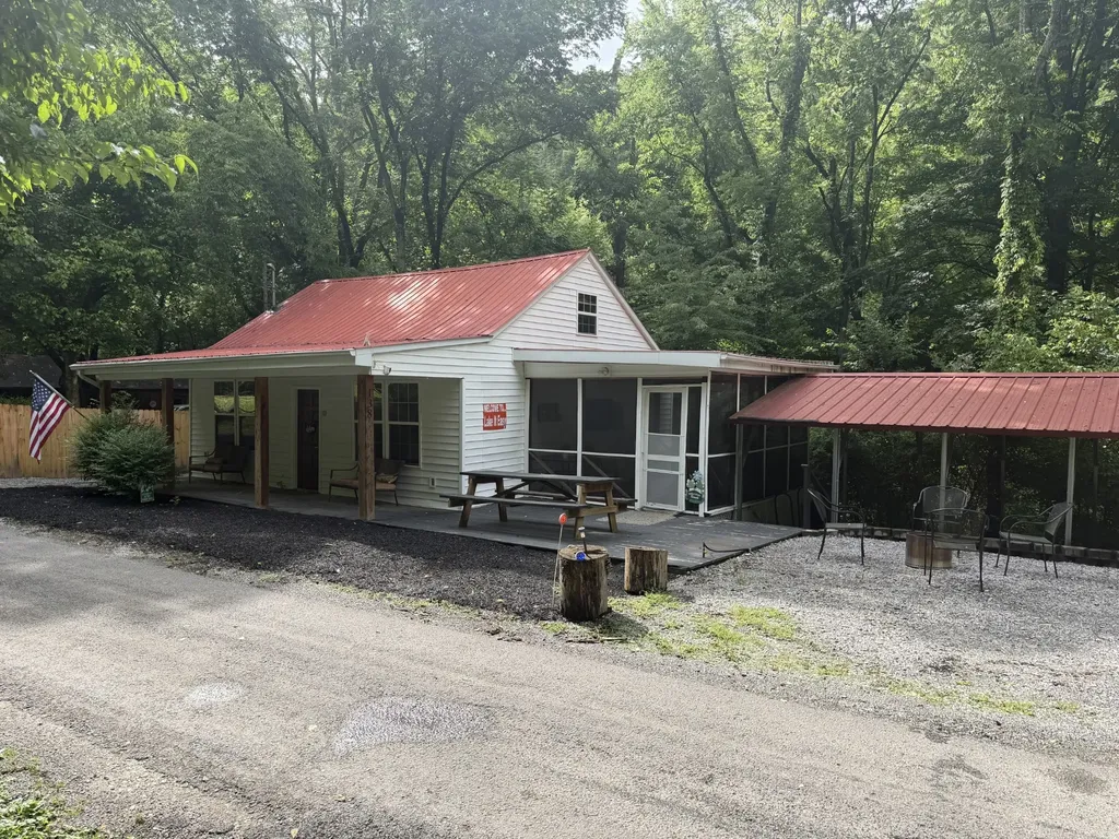 138 Cooper Lane Smithville TN 37166
