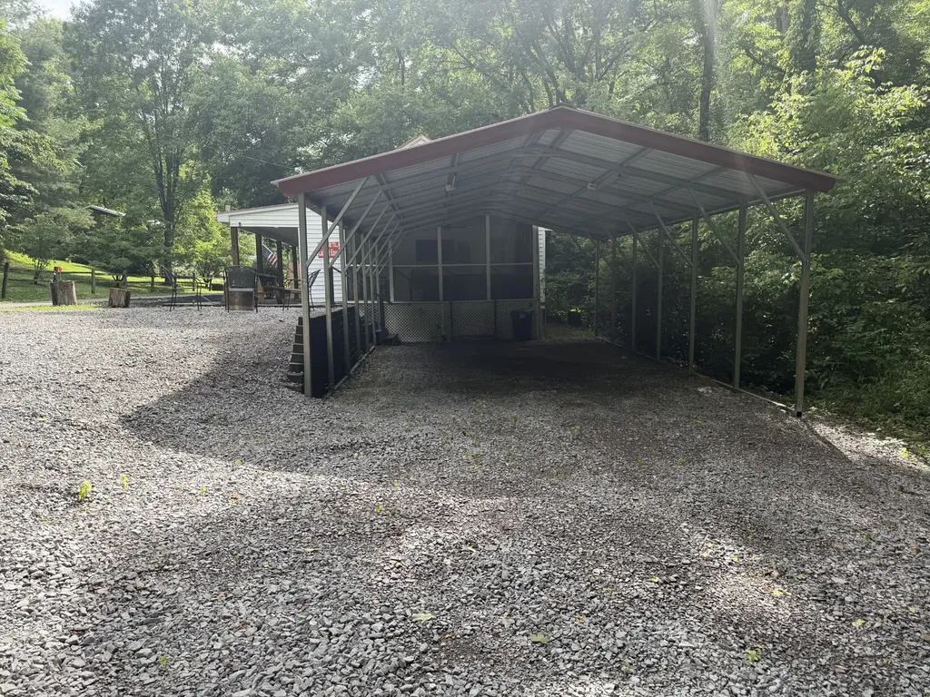 138 Cooper Lane Smithville TN 37166