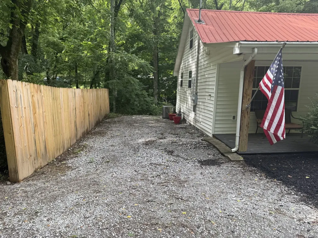 138 Cooper Lane Smithville TN 37166