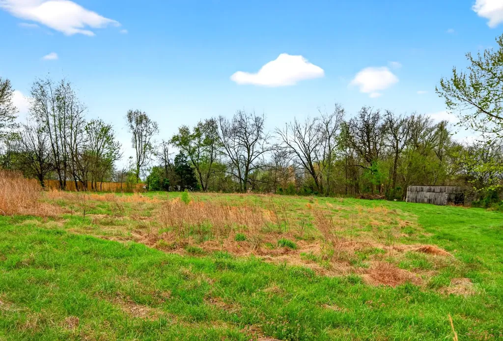 946 Clearview Road Cottontown TN 37048