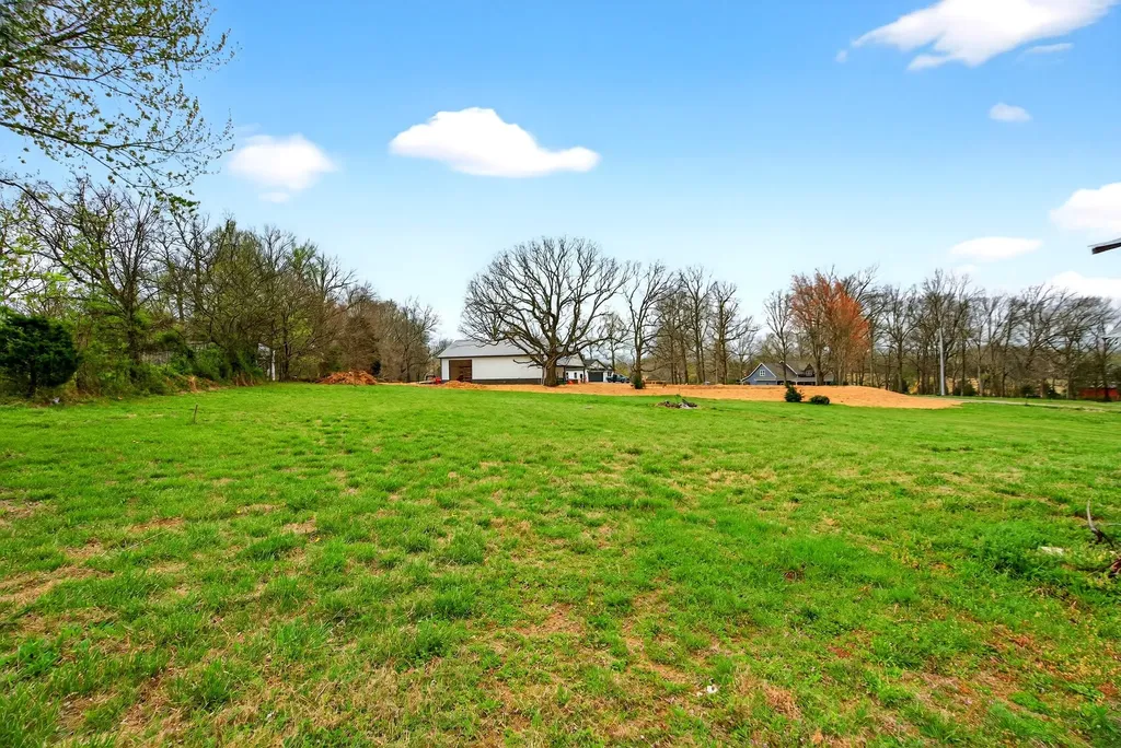 946 Clearview Road Cottontown TN 37048