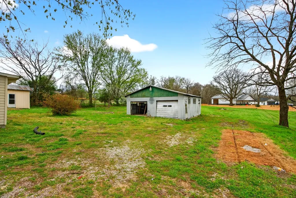 946 Clearview Road Cottontown TN 37048