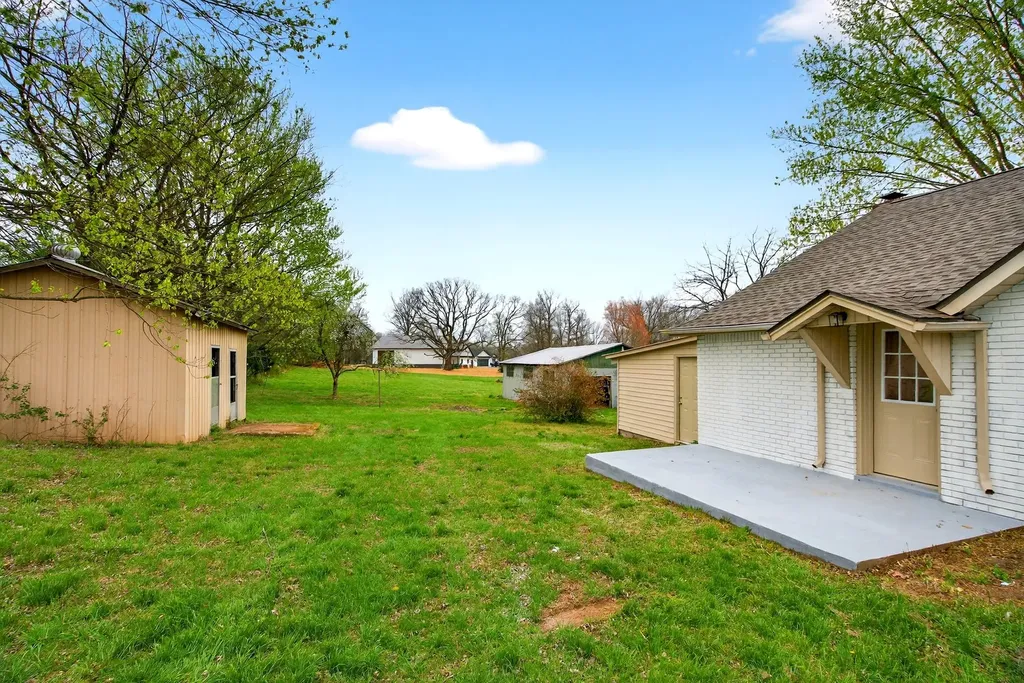 946 Clearview Road Cottontown TN 37048