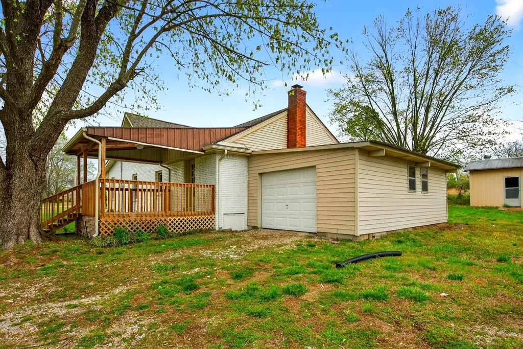946 Clearview Road Cottontown TN 37048