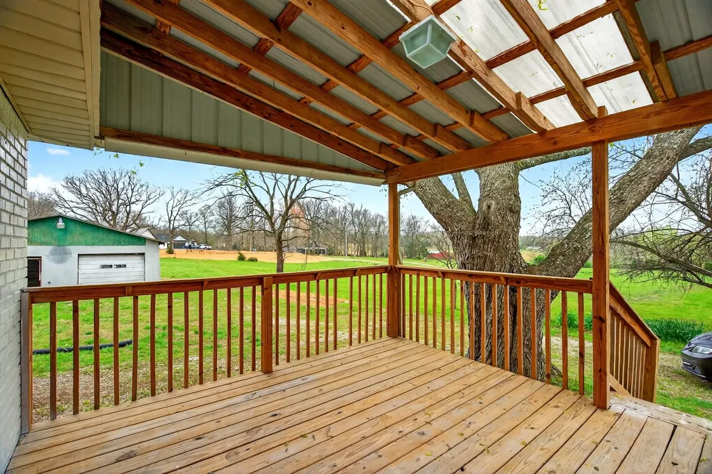 946 Clearview Road Cottontown TN 37048