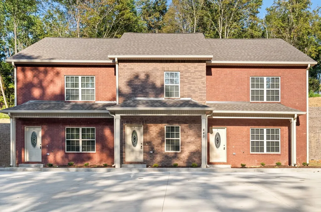 445 Oak Street Clarksville TN 37042