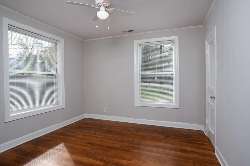 932 33rd Ave, N Nashville TN 37209