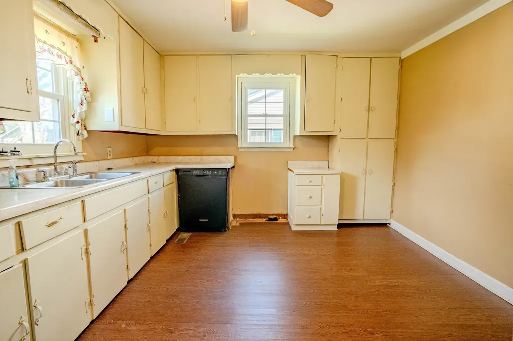 410 Palmer Street Lawrenceburg TN 38464