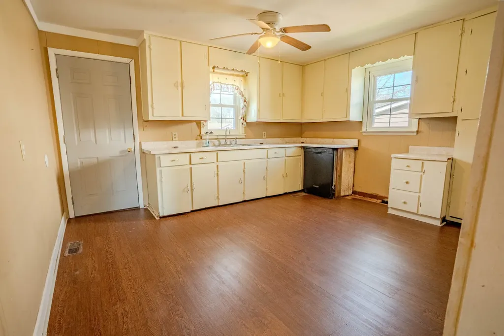 410 Palmer Street Lawrenceburg TN 38464