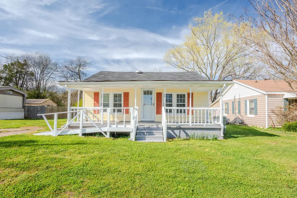 410 Palmer Street Lawrenceburg TN 38464