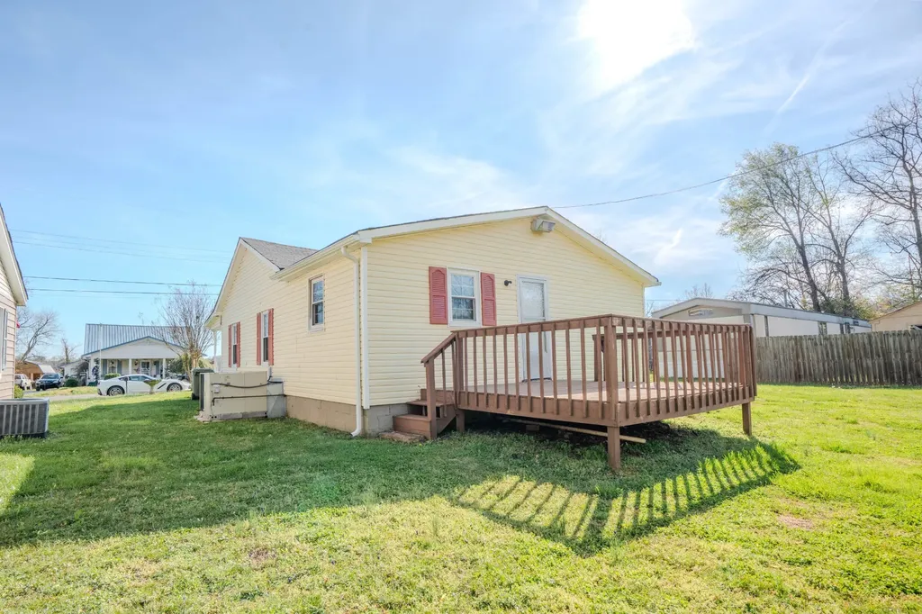 410 Palmer Street Lawrenceburg TN 38464
