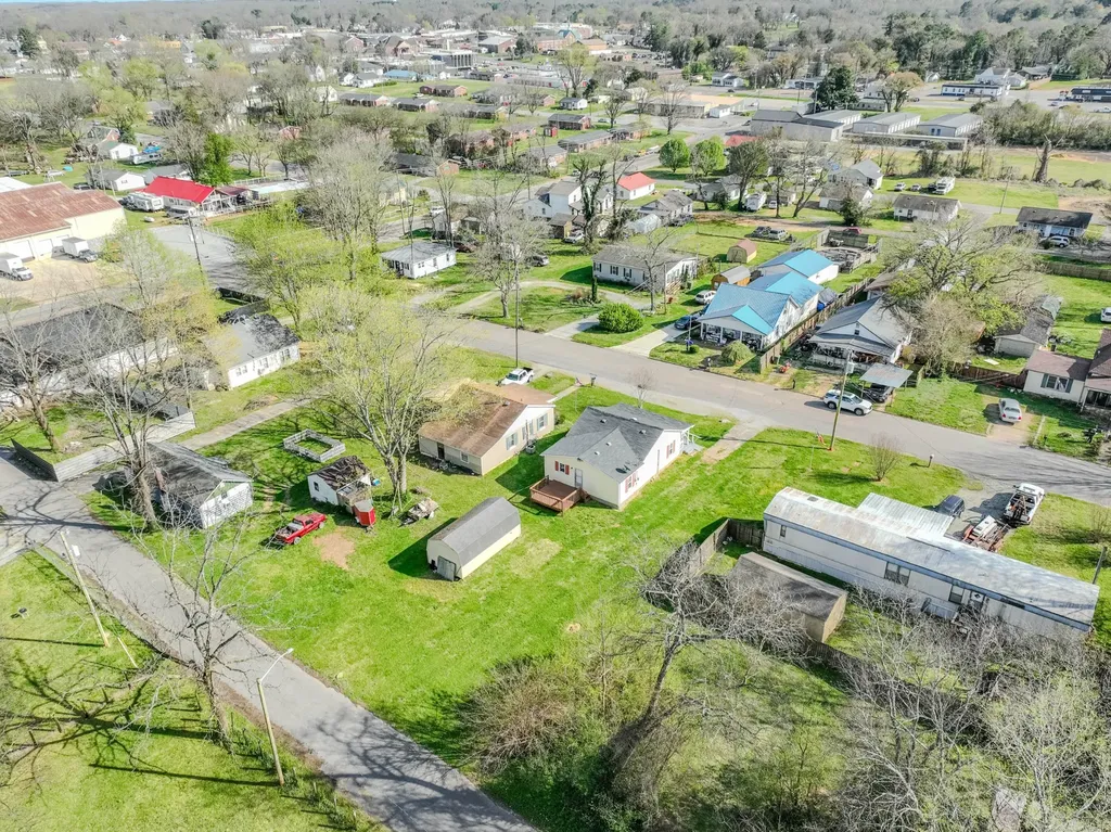 410 Palmer Street Lawrenceburg TN 38464