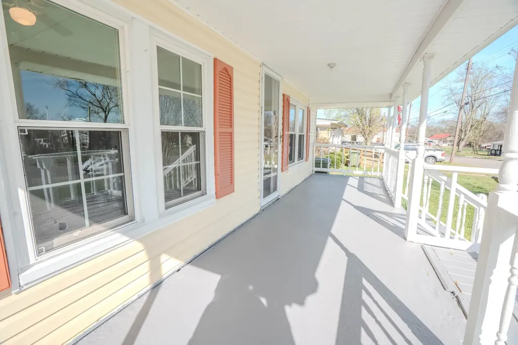 410 Palmer Street Lawrenceburg TN 38464