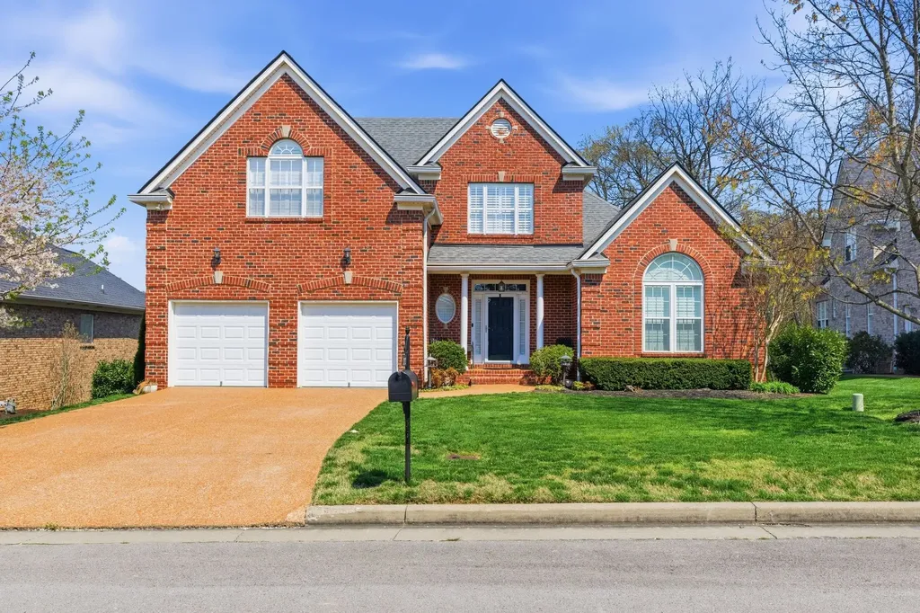 5212 Ravens Glen Nashville TN 37211