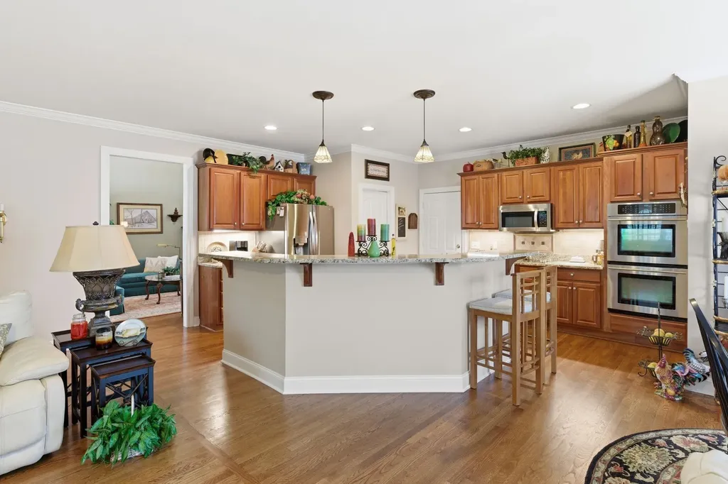 5212 Ravens Glen Nashville TN 37211