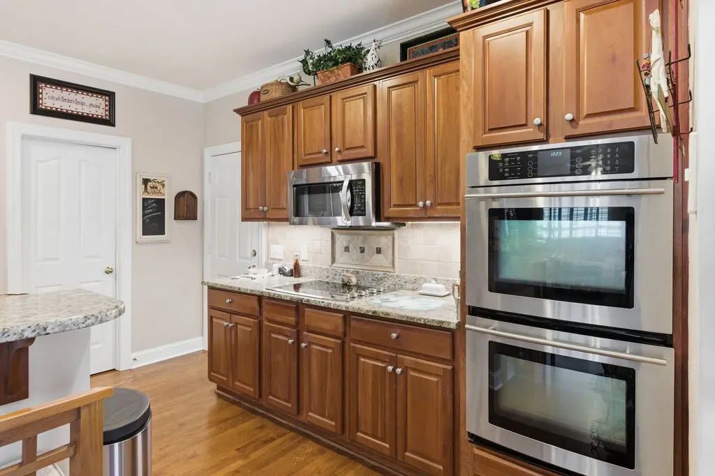5212 Ravens Glen Nashville TN 37211