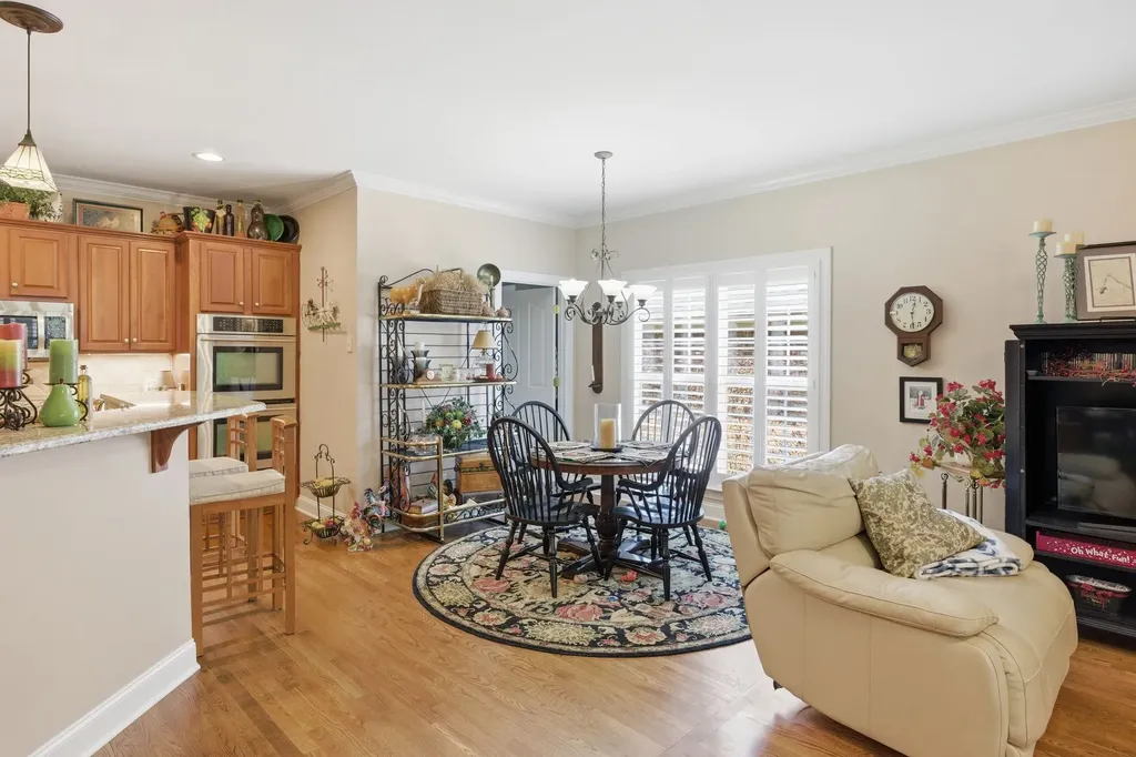 5212 Ravens Glen Nashville TN 37211