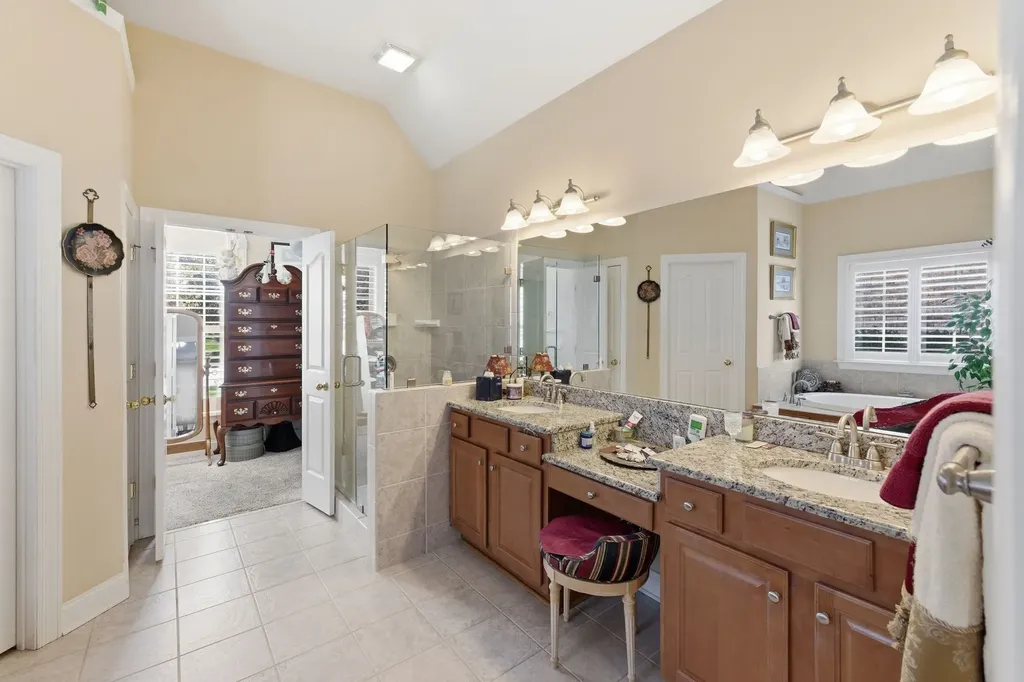 5212 Ravens Glen Nashville TN 37211