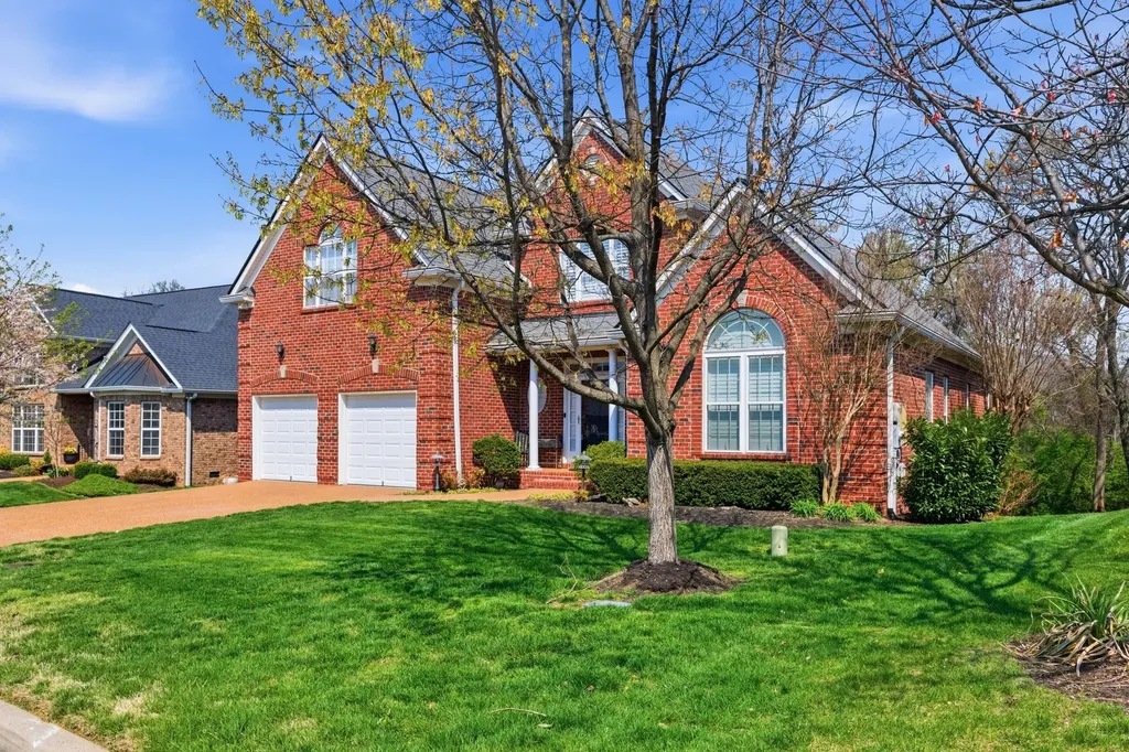 5212 Ravens Glen Nashville TN 37211