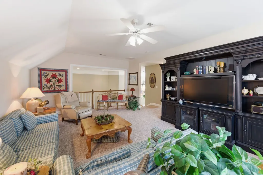 5212 Ravens Glen Nashville TN 37211