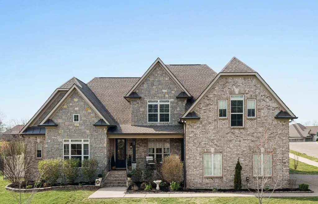 2726 Cherrydale Drive Lebanon TN 37087