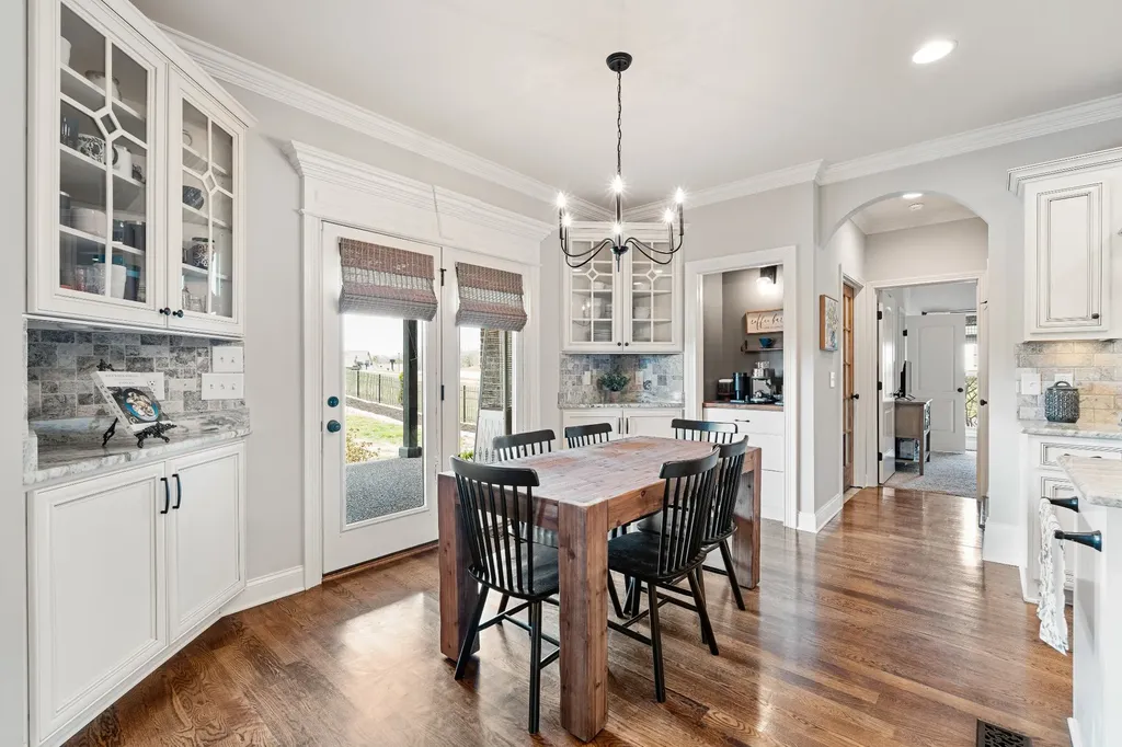 2726 Cherrydale Drive Lebanon TN 37087