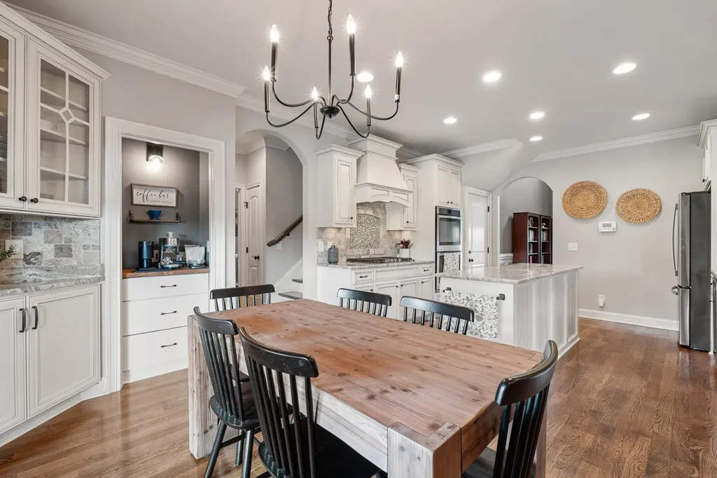 2726 Cherrydale Drive Lebanon TN 37087