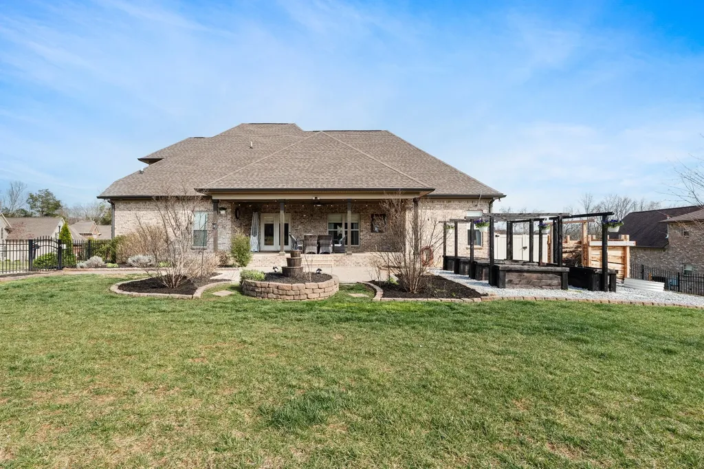 2726 Cherrydale Drive Lebanon TN 37087