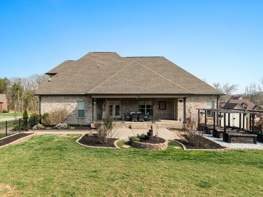 2726 Cherrydale Drive Lebanon TN 37087