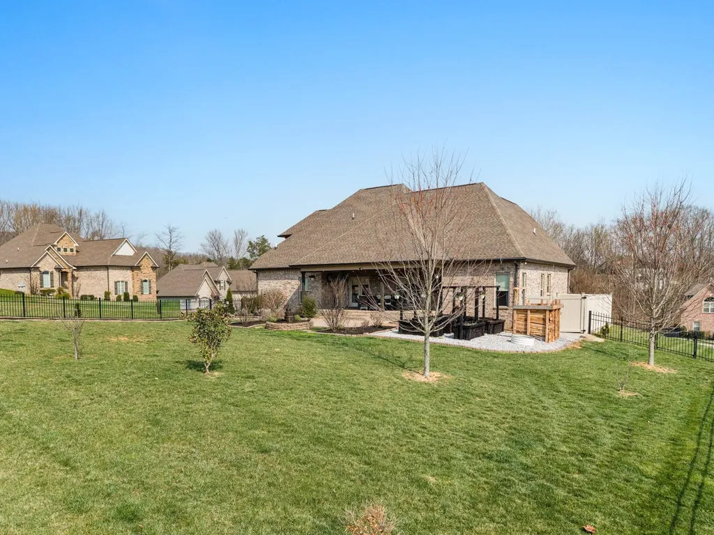2726 Cherrydale Drive Lebanon TN 37087